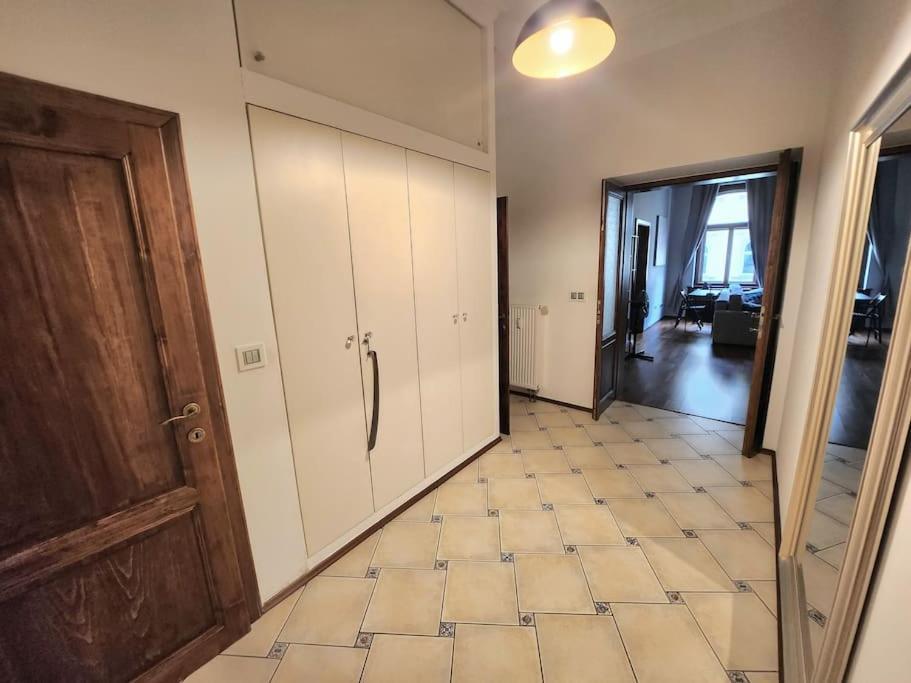 Spacious Apartment 6Min From The Dancing House プラハ エクステリア 写真