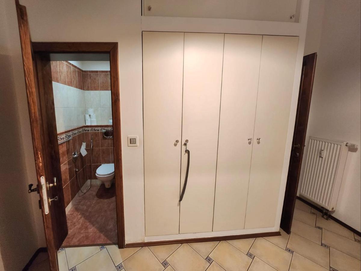 Spacious Apartment 6Min From The Dancing House プラハ エクステリア 写真